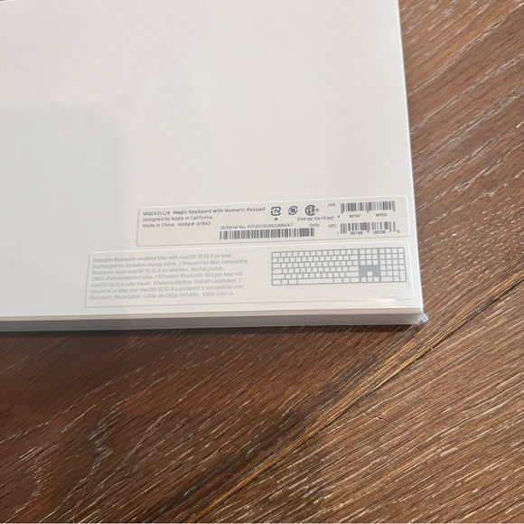 New Apple Magic Keyboard with Numeric Keypad - Picture 2 of 3